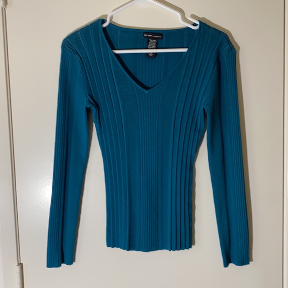 7 Sweaters Bundle - Picture 2 of 7